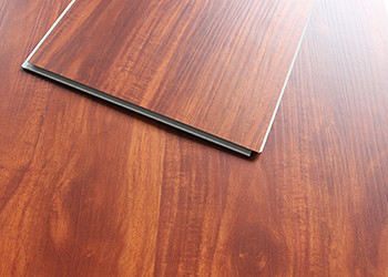 Nicht selbstklebende Bodenfliesen Beleg PVCs, rückseitig klebender Vinylbodenbelag aufbereitetes Material